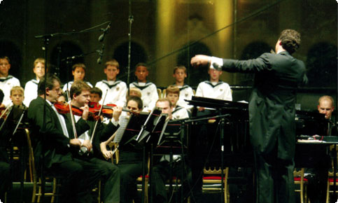 Schoenbrunn Palace Orchestra and the Vienna Boys Choir in front of Schloss Schonbrunn