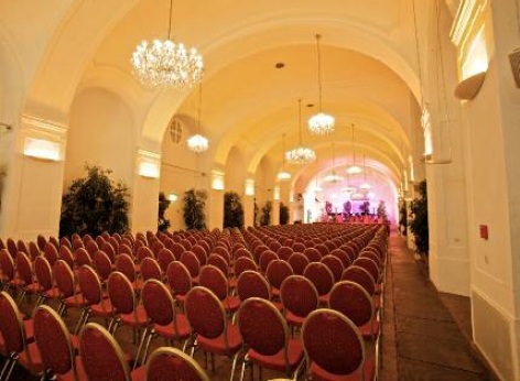 La Orangerie de Viena - vista interior con los asientos para el concierto, todavía sin público